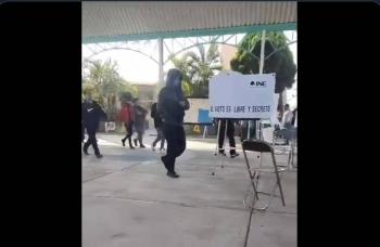 Roban boletas electorales en Tlapanal&aacute;, Puebla; reportan detenidos