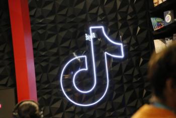 El papel de TikTok en la cultura de la democratizaci&oacute;n del lujo