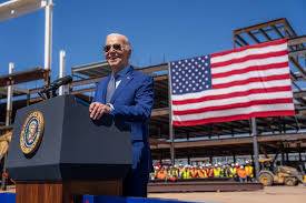 Joe Biden firma orden ejecutiva para restringir solicitudes de asilo en la frontera