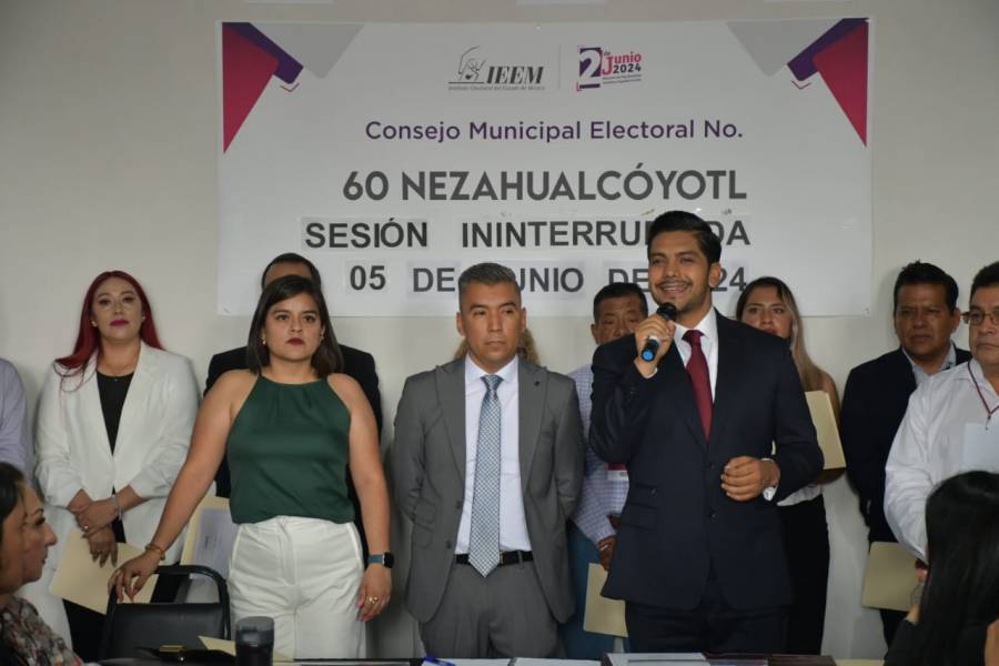 Cerqueda recibe constancia de Mayoría como ganador de la presidencia municipal de Nezahualcóyotl