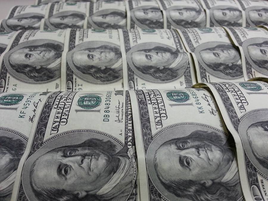Dólar se va a los 18 pesos tras anuncio de Morena sobre aprobación de reformas de AMLO