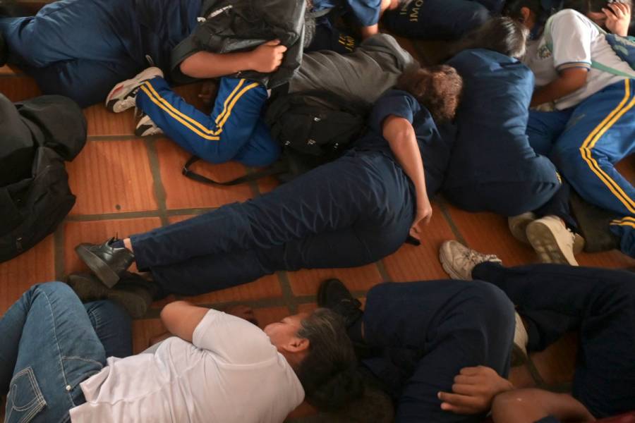 Escuela realiza un simulacro de ataque guerrillero en Colombia