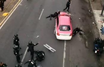 Taxista arrolla a polic&iacute;as en Tlalpan tras enfrentamiento; detenidas 17 personas