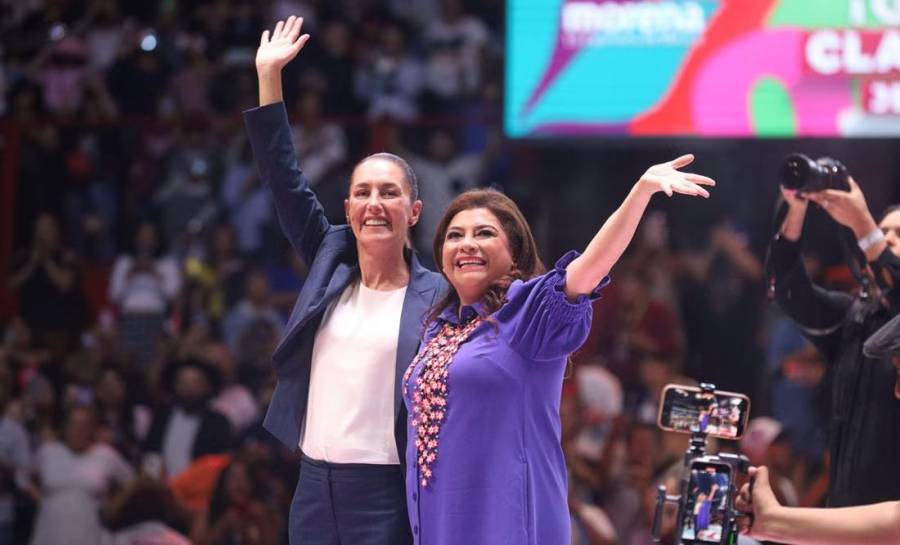 Sheinbaum asiste a Clara Brugada en la entrega de su constancia y promete apoyar a la CDMX