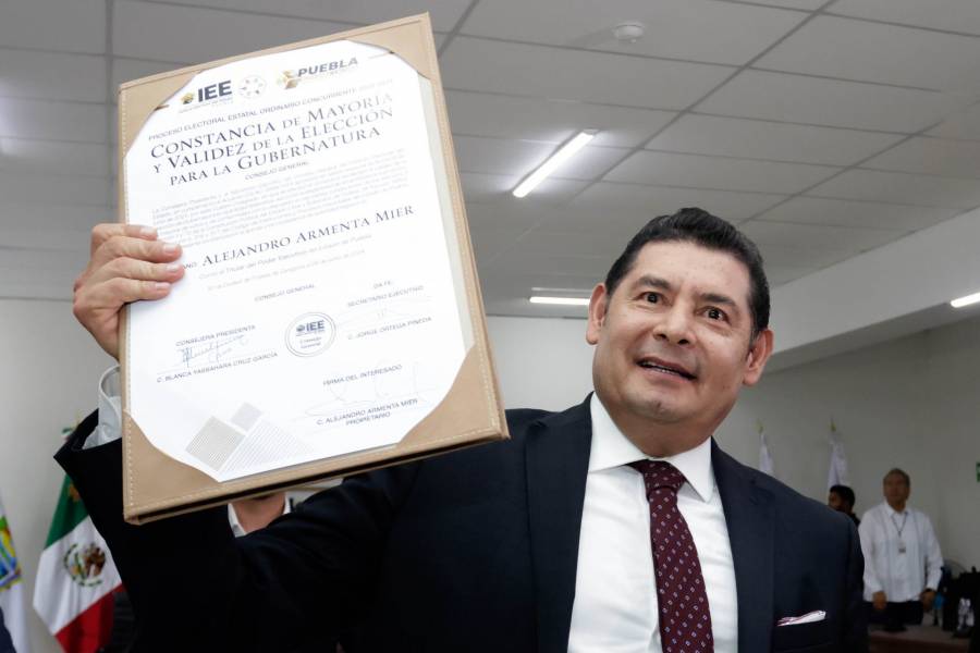 Alejandro Armenta Mier recibe constancia de mayoría como gobernador electo de Puebla