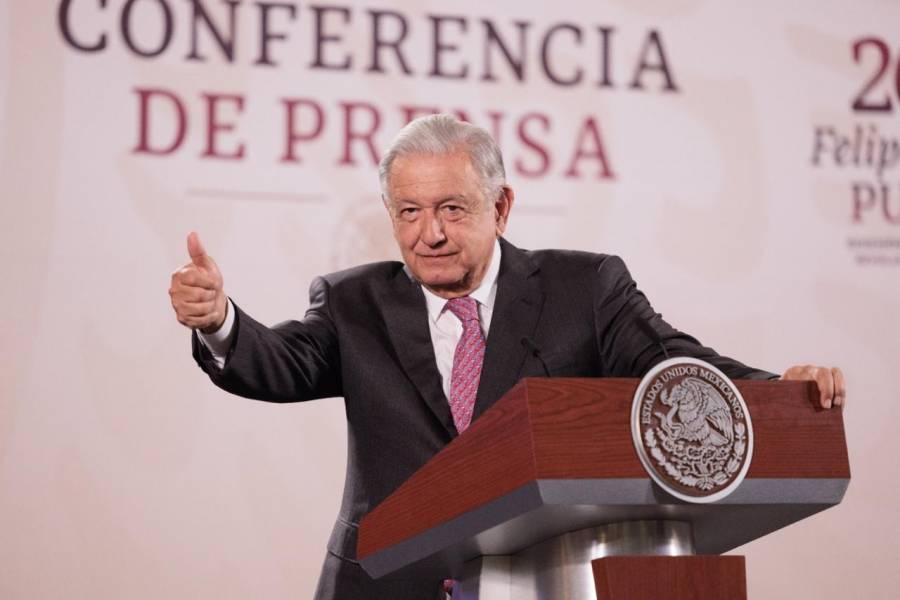 AMLO pide a la CNTE no protestar con violencia; les entregará piedras arrojadas a Palacio Nacional