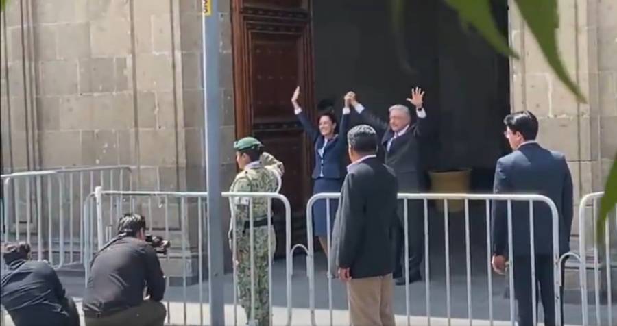 AMLO recibe a Claudia Sheinbaum en Palacio Nacional tras su triunfo electoral