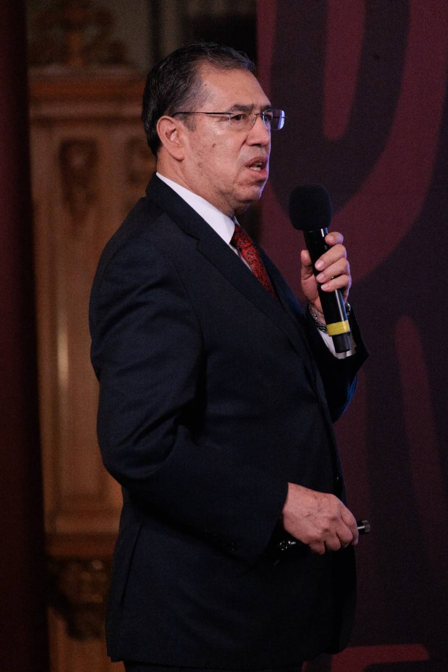 Exhiben en mañanera a jueza que benefició a Cesar Duarte