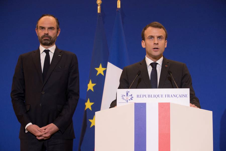 Macron rechaza dimitir 
