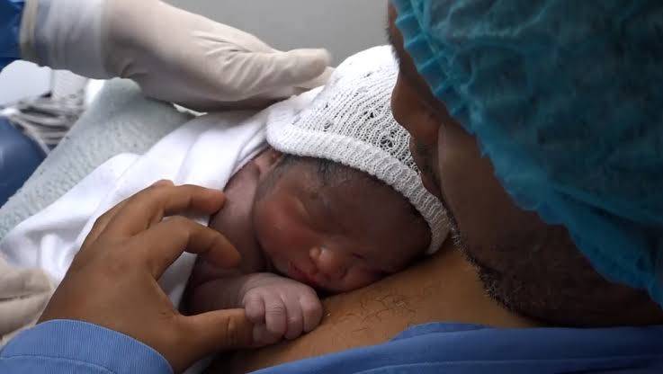 Día del Padre: Senado debe aprobar ampliación de 5 a 20 días la licencia de paternidad