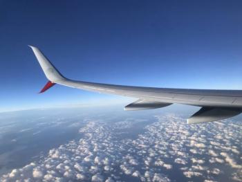 Cómo superar el modo avión en un vuelo: así funciona el wifi de los aviones