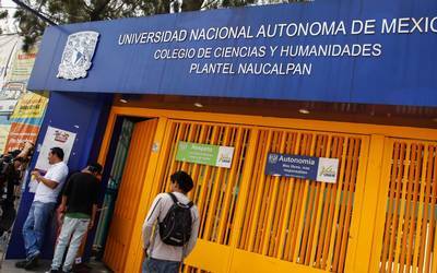 Liberan Plantel Naucalpan del Colegio de Ciencias y Humanidades tras acuerdos con estudiantes y padres de familia