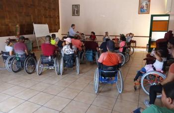 Gobierno impulsa financiamientos para personas con discapacidad