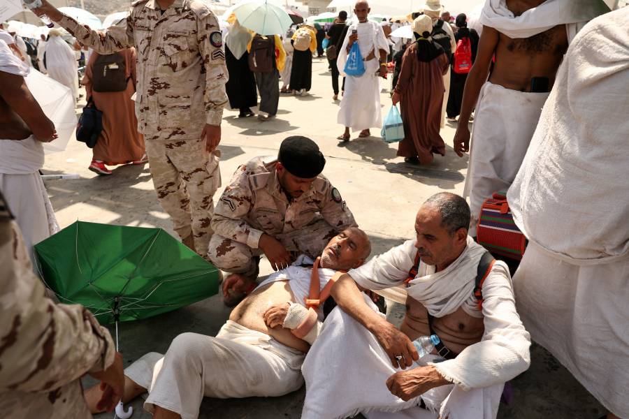 Arabia: familiares buscan a fieles desaparecidos, más de 900 muertos durante el Hajj