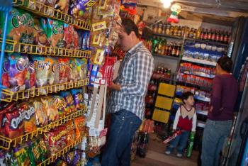 Impulsan fortalecimiento de las tiendas de abarrotes en la CDMX