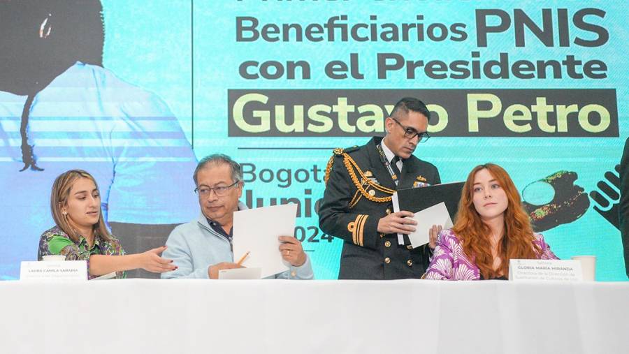 Gobierno dar&aacute; fuerte timonazo a pol&iacute;tica de sustituci&oacute;n de cultivos il&iacute;citos, revela Petro