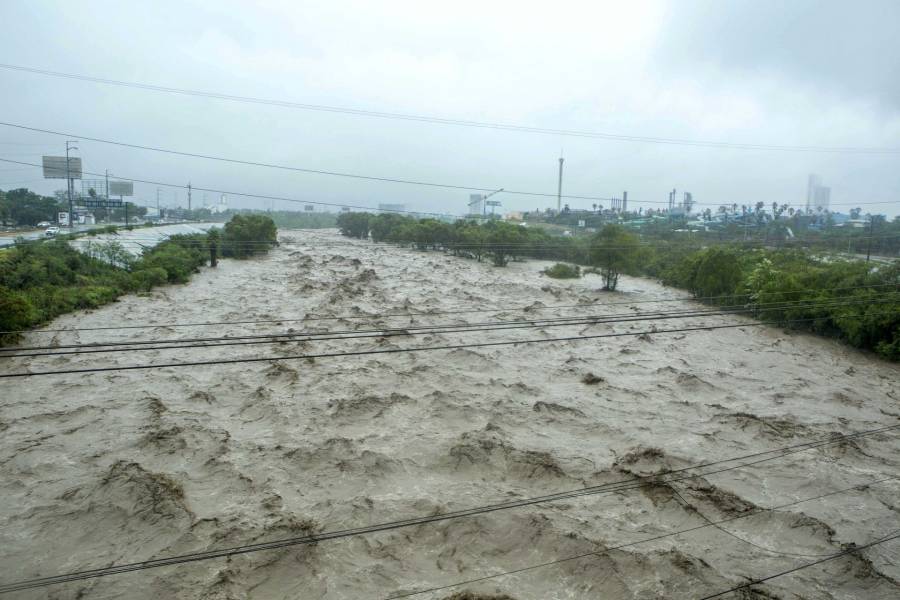 Muere hombre electrocutado en Nuevo León durante tormenta tropical 'Alberto'