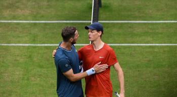 Sinner sobrevive al bombardeo de Struff y alcanza las semifinales de Halle