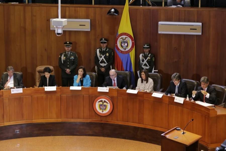 Fiscal&iacute;a ordena investigaci&oacute;n por presunto espionaje a la Corte Constitucional