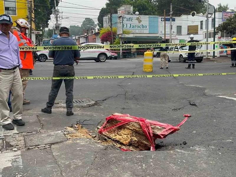 Socavón en Santa Catarina alarma a vecinos de Coyoacán