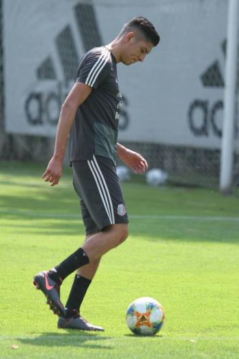 ¿Quedar&aacute; Edson &Aacute;lvarez ‘El Machin’ fuera de la Copa Am&eacute;rica por lesi&oacute;n?
