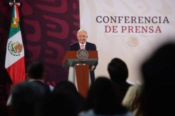 Sin pruebas de participaci&oacute;n de militares de caso Ayotzinapa: AMLO