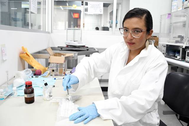 BUAP crea esponjas biodegradables y nanofibras para la regeneración ósea