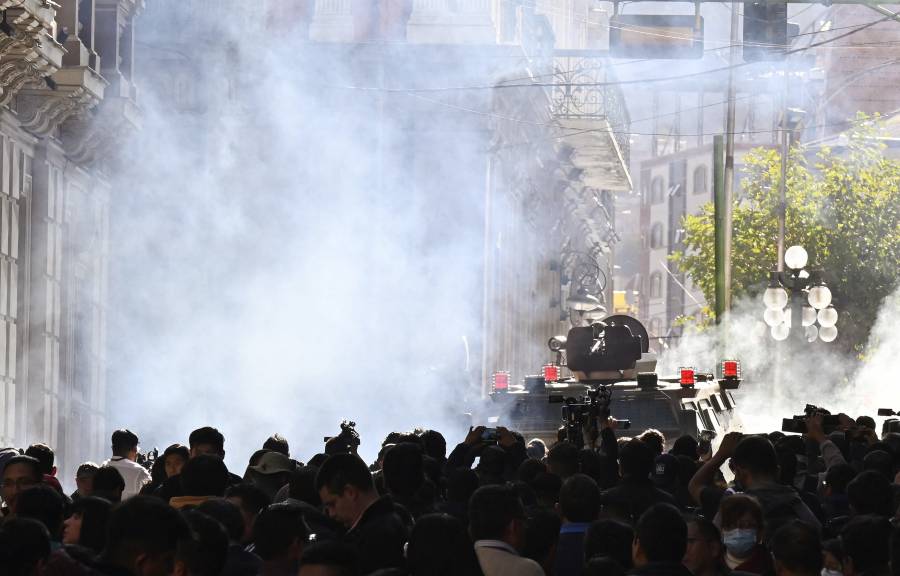 Fuerzas militares invaden el palacio presidencial en La Paz