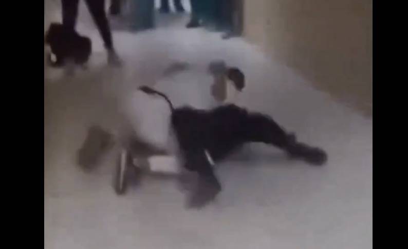 Captan a enfermero agrediendo a guardia de seguridad en IMSS de Puebla