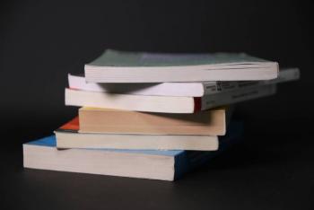 Estados Unidos brinda apoyo a educaci&oacute;n de Ucrania con m&aacute;s de 3 millones de libros
