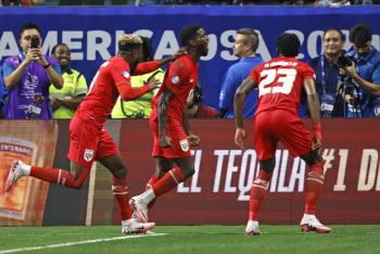 Panam&aacute; viene de atr&aacute;s y derrota a Estados Unidos en la Copa Am&eacute;rica