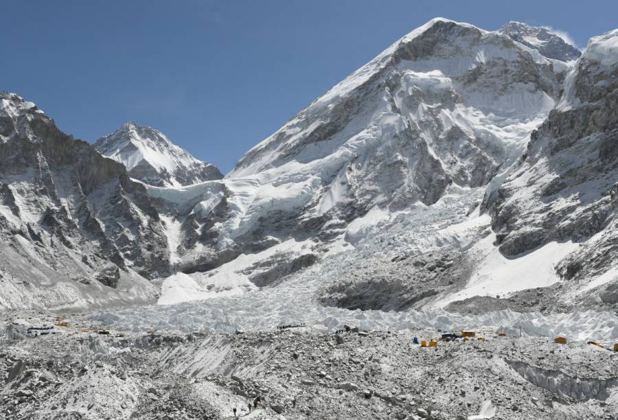 El deshielo del Everest hace aflorar los fantasmas del pasado