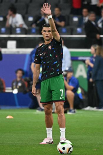 Ronaldo es titular en el cambio de alineaci&oacute;n de Portugal en el choque de octavos de final de la Eurocopa contra Eslovenia