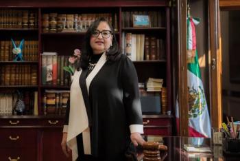 Ministra presidenta sigue en sus funciones tras supuesta petici&oacute;n de su renuncia