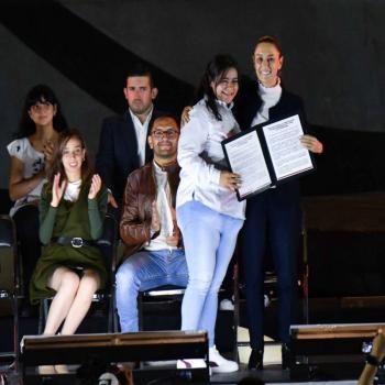 Sheinbaum comprometida con los j&oacute;venes