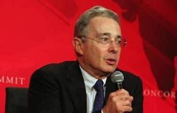 Tribunal acepta queja de defensa de &Aacute;lvaro Uribe por error procesal