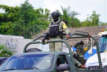 Turistas evacuados y vuelos suspendidos en M&eacute;xico ante acercamiento de Beryl