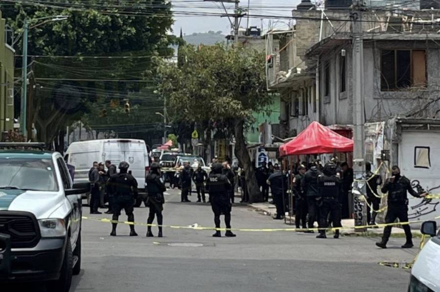 Detienen a cuatro personas en posesión de bolsas de plástico con restos humanos en Iztapalapa