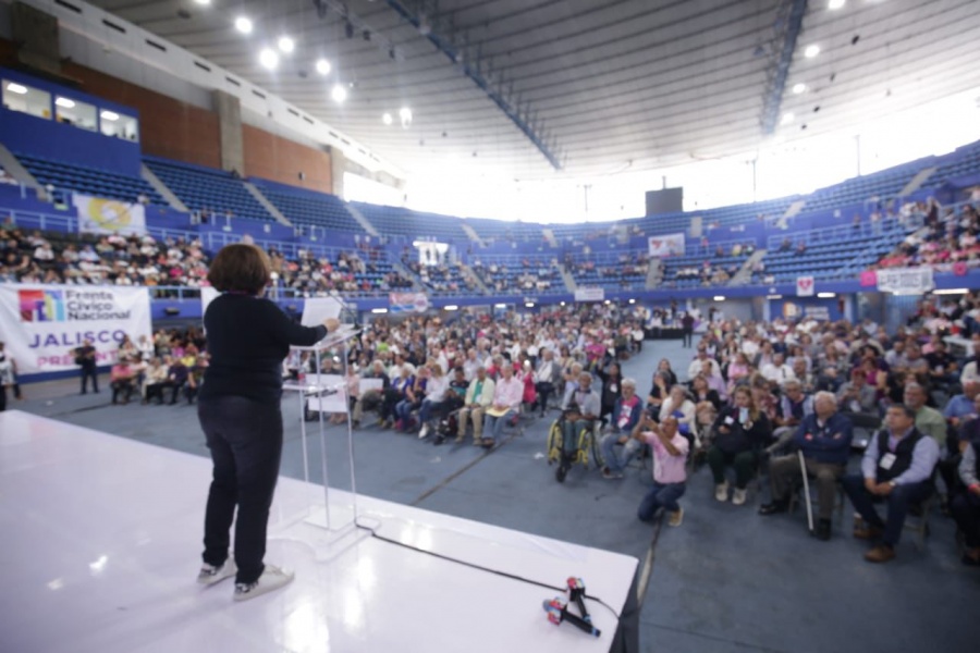 Políticos e integrantes de asociaciones civiles inconformes con actuar de líderes partidistas, buscan crear nuevo partido