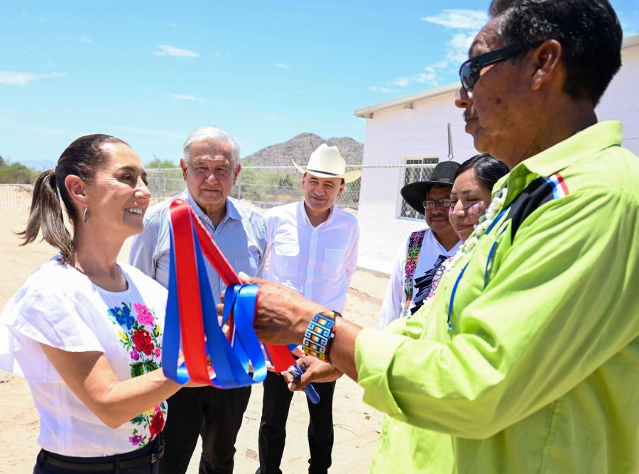 AMLO y Claudia Sheinbaum prometen prioridad a la comunidad Seri