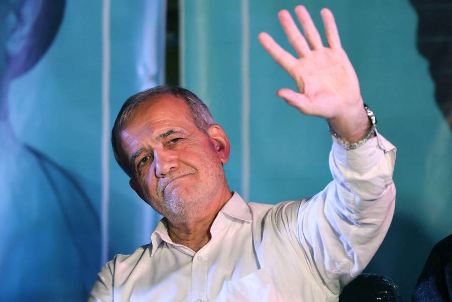 Reformista iraní gana la presidencia pidiendo mejores relaciones con Occidente