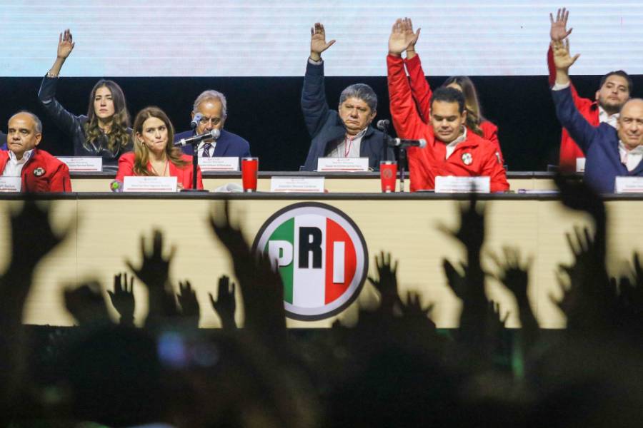 PRI modifica estatutos para permitir reelección de Alito Moreno