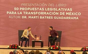 Mart&iacute; Batres presenta libro con 50 iniciativas legislativas