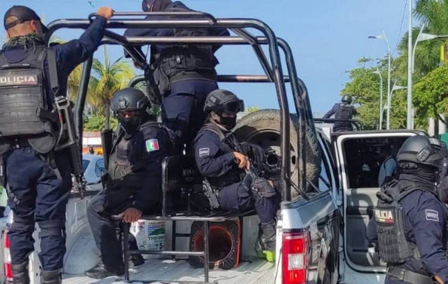 Detonan aparatos explosivos en cuartel de la Policía Estatal de Acapulco, Guerrero