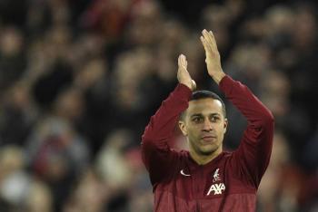 Thiago Alc&aacute;ntara anuncia su retiro