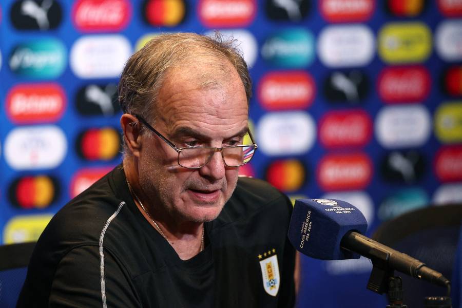 Bielsa confirma baja de Araújo en Uruguay y evita dar pistas sobre el sustituto de Nández