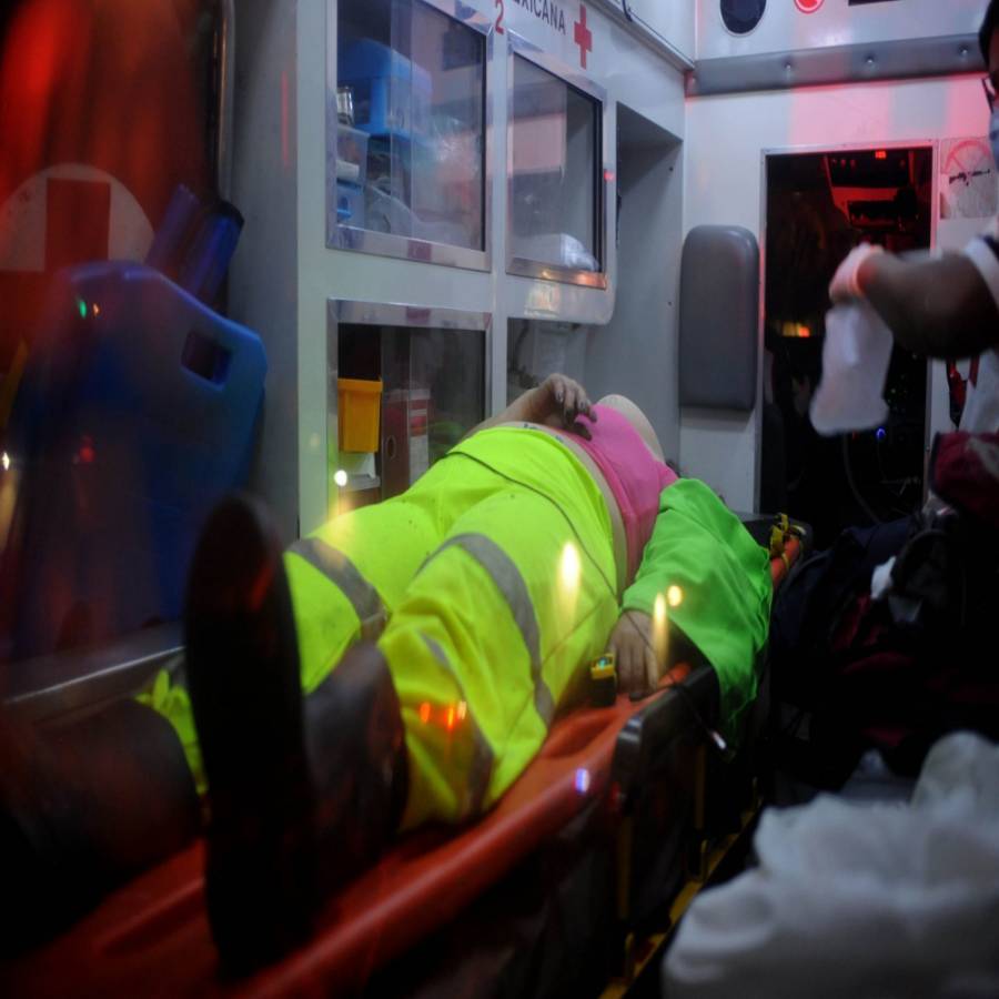 Trabajadores de limpia son atropellados en la México-Cuernavaca