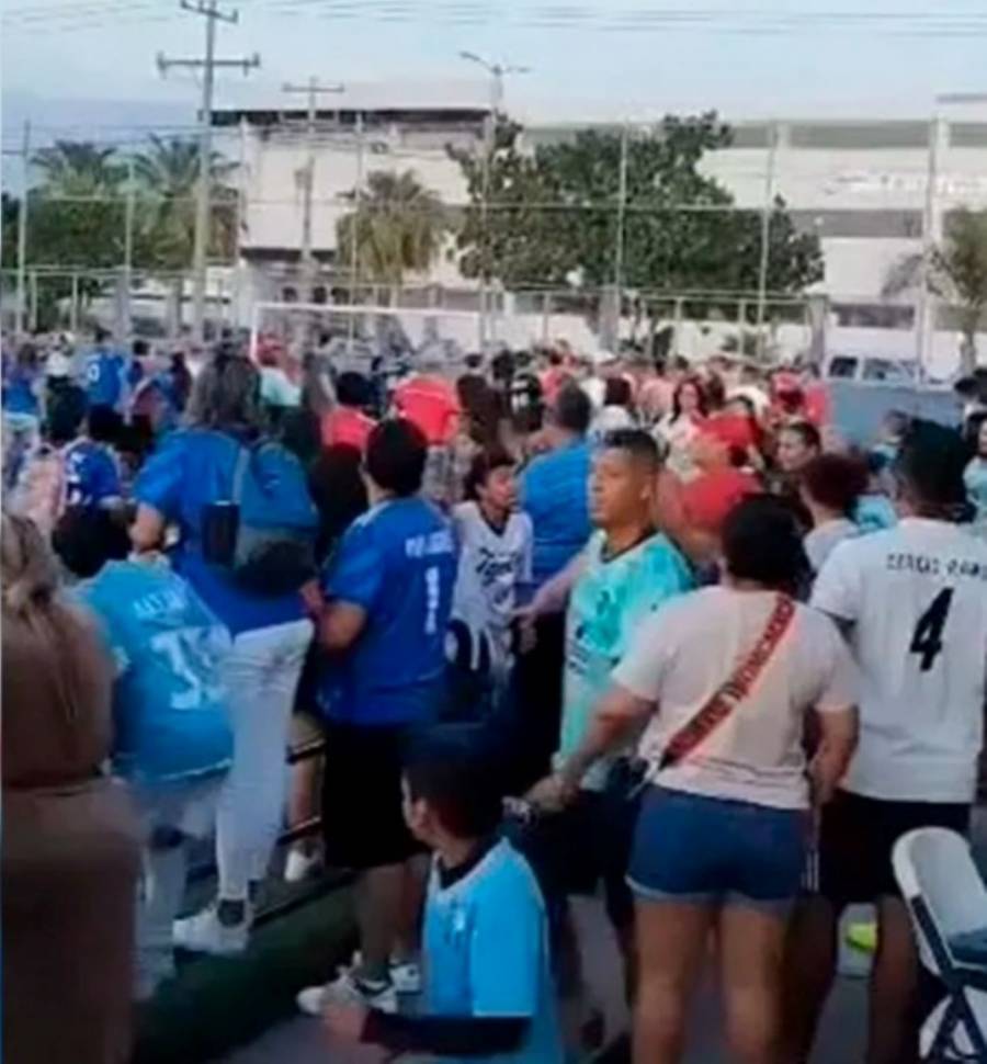Inician operativo de revisi&oacute;n tras pelea campal de padres de familia en un partido infantil en Torre&oacute;n