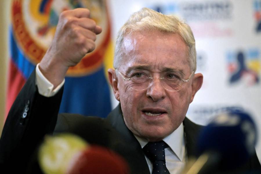 La defensa del expresidente Álvaro Uribe pide anular los cargos de soborno