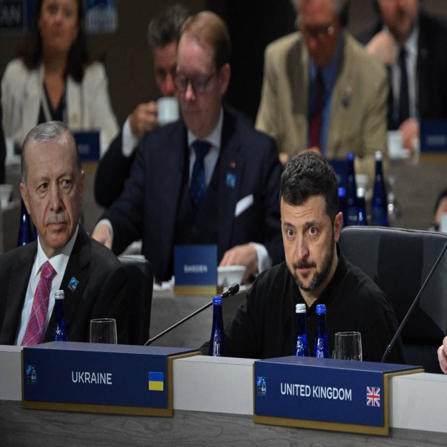 Zelenski pide a OTAN levantar 